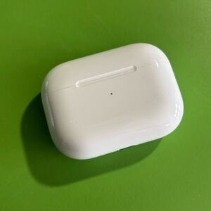 AirPods Pro - Like New!